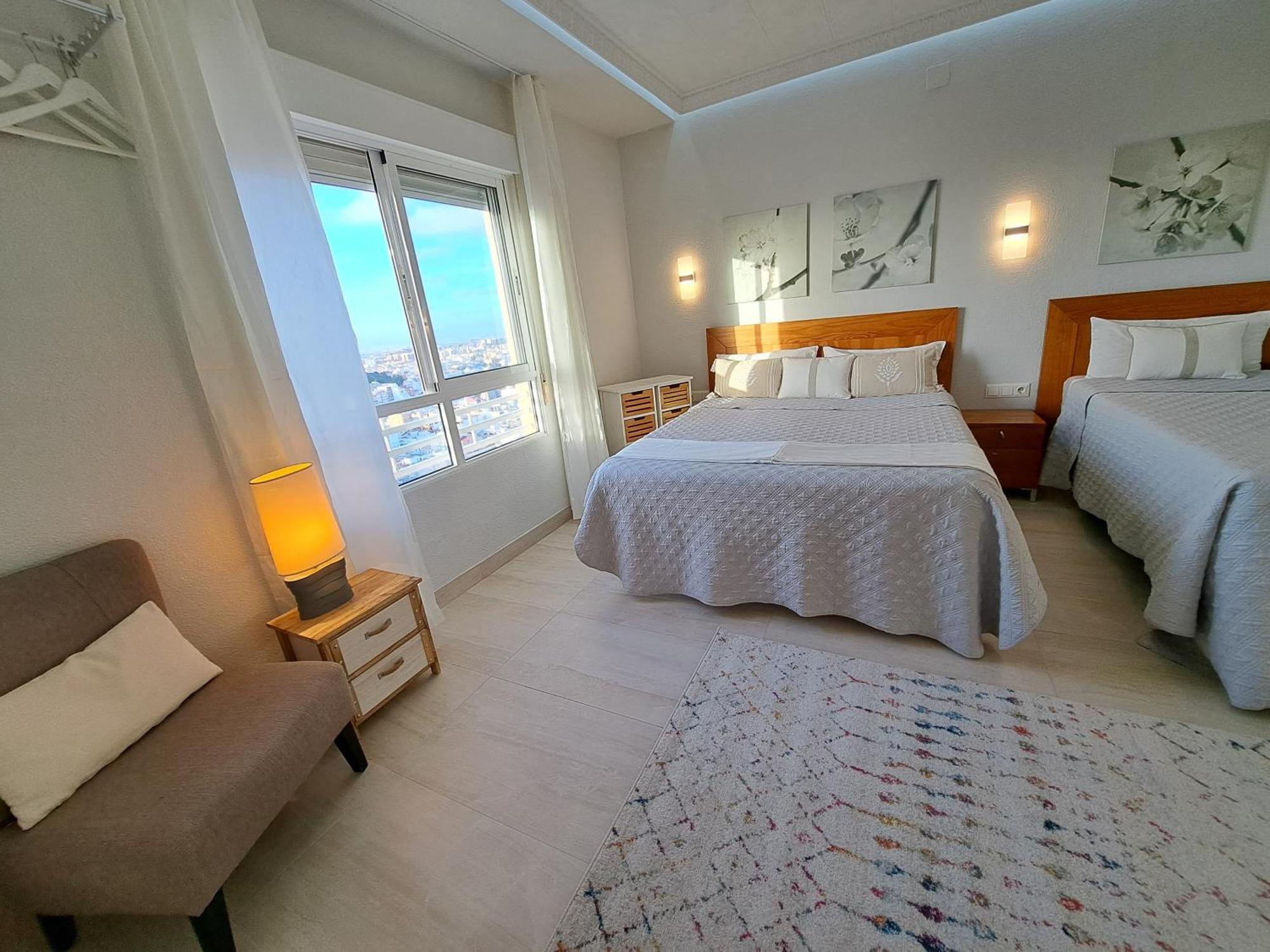 Alicante Skylights Apartments Phòng bức ảnh